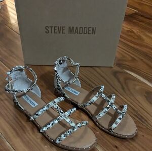 Steve Madden Faray Studded Snake Print Sandals Size 9 1/2 New in Box ❤️